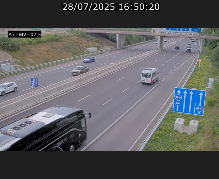 Webcam autoroute A3 au Luxembourg à proximité de la Croix de Gasperich. Vue orientée vers Luxembourg