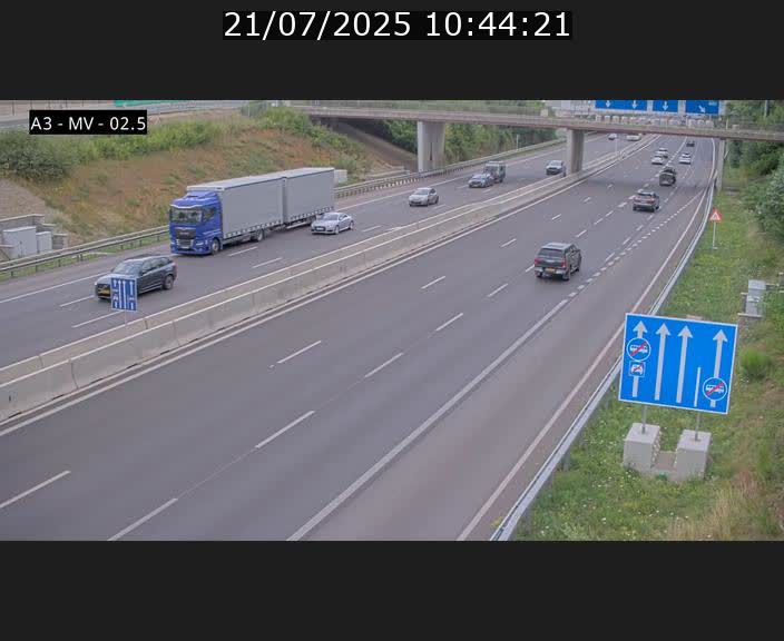 Webcam autoroute A3 au Luxembourg à proximité de la Croix de Gasperich. Vue orientée vers Luxembourg