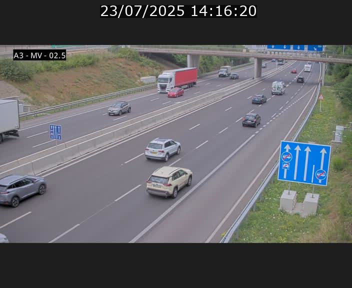 Webcam autoroute A3 au Luxembourg à proximité de la Croix de Gasperich. Vue orientée vers Luxembourg