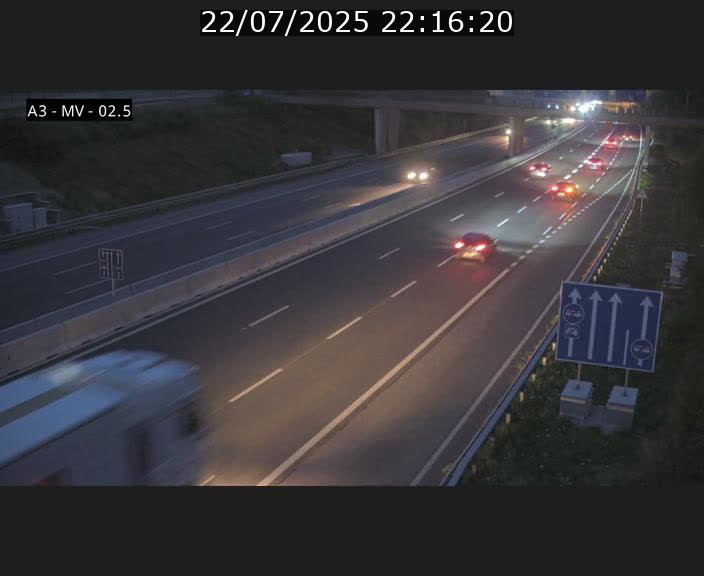 Webcam autoroute A3 au Luxembourg à proximité de la Croix de Gasperich. Vue orientée vers Luxembourg