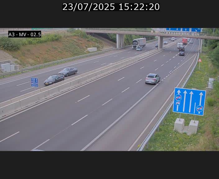 Webcam autoroute A3 au Luxembourg à proximité de la Croix de Gasperich. Vue orientée vers Luxembourg