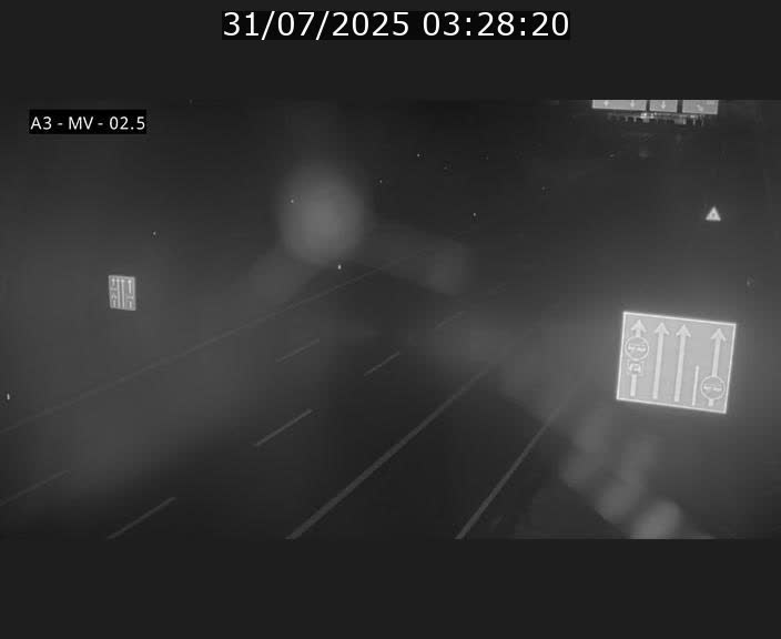 Webcam autoroute A3 au Luxembourg à proximité de la Croix de Gasperich. Vue orientée vers Luxembourg