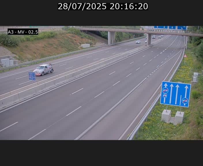 Webcam autoroute A3 au Luxembourg à proximité de la Croix de Gasperich. Vue orientée vers Luxembourg