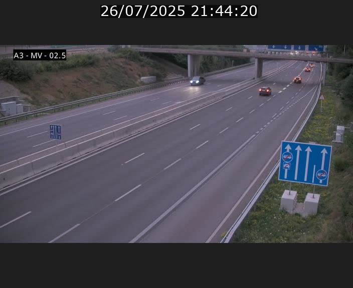 Webcam autoroute A3 au Luxembourg à proximité de la Croix de Gasperich. Vue orientée vers Luxembourg