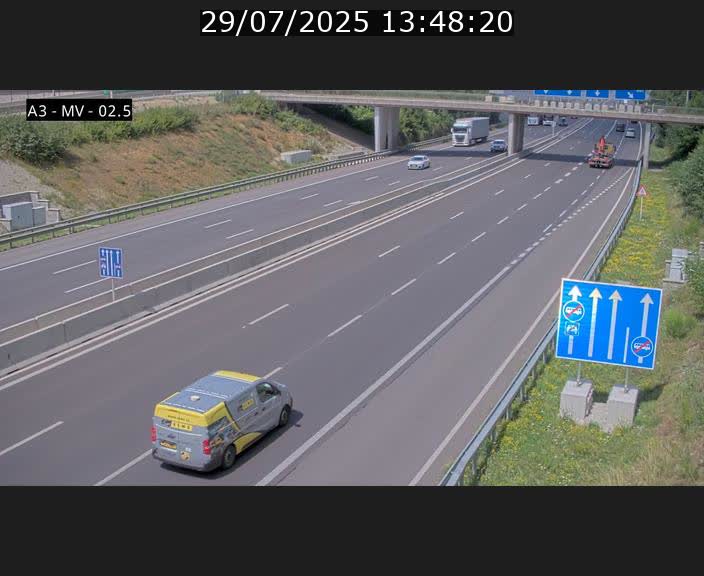 Webcam autoroute A3 au Luxembourg à proximité de la Croix de Gasperich. Vue orientée vers Luxembourg