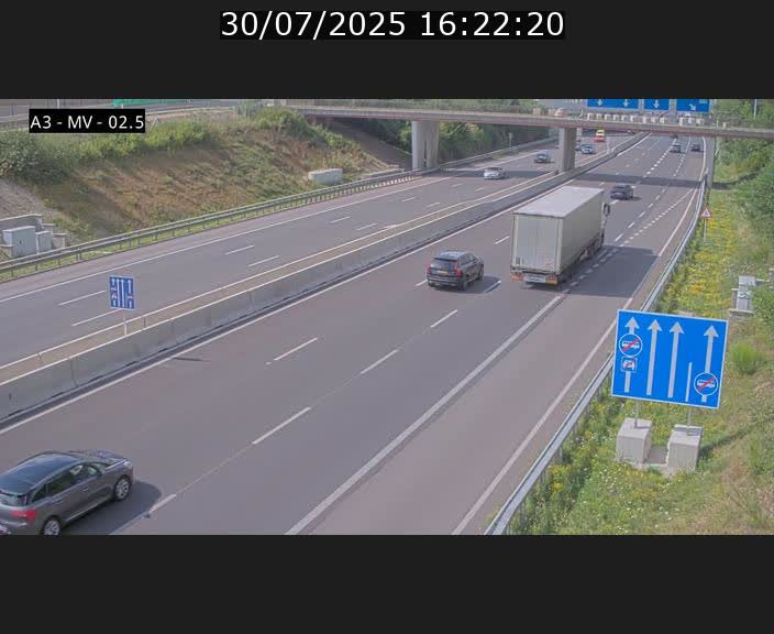 Webcam autoroute A3 au Luxembourg à proximité de la Croix de Gasperich. Vue orientée vers Luxembourg