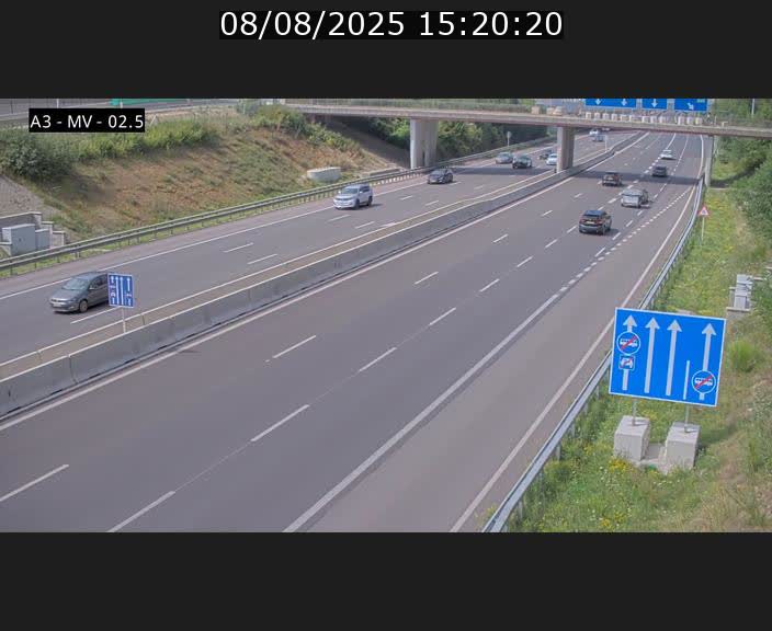 Webcam autoroute A3 au Luxembourg à proximité de la Croix de Gasperich. Vue orientée vers Luxembourg