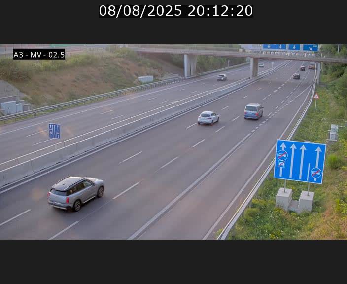 Webcam autoroute A3 au Luxembourg à proximité de la Croix de Gasperich. Vue orientée vers Luxembourg