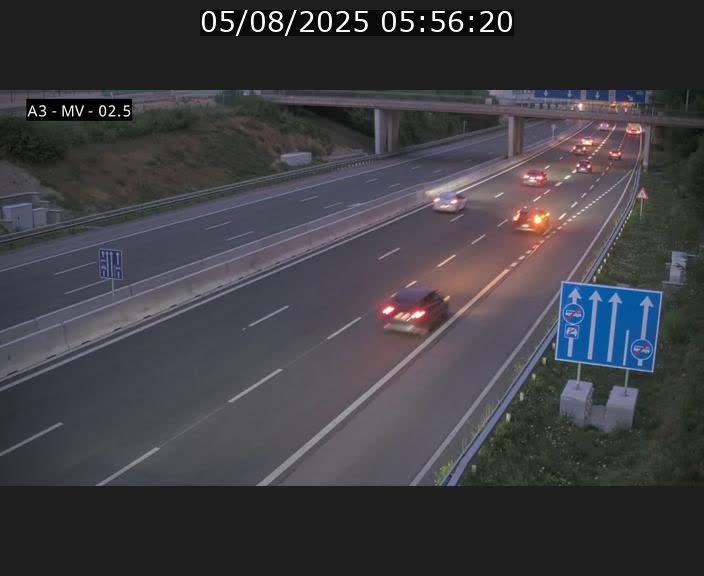 Webcam autoroute A3 au Luxembourg à proximité de la Croix de Gasperich. Vue orientée vers Luxembourg