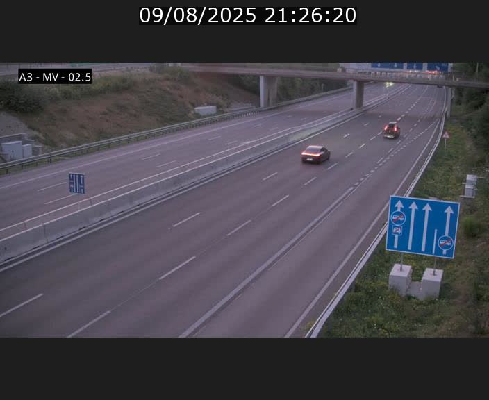 Webcam autoroute A3 au Luxembourg à proximité de la Croix de Gasperich. Vue orientée vers Luxembourg