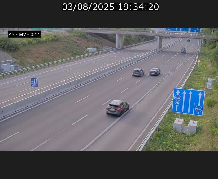 Webcam autoroute A3 au Luxembourg à proximité de la Croix de Gasperich. Vue orientée vers Luxembourg