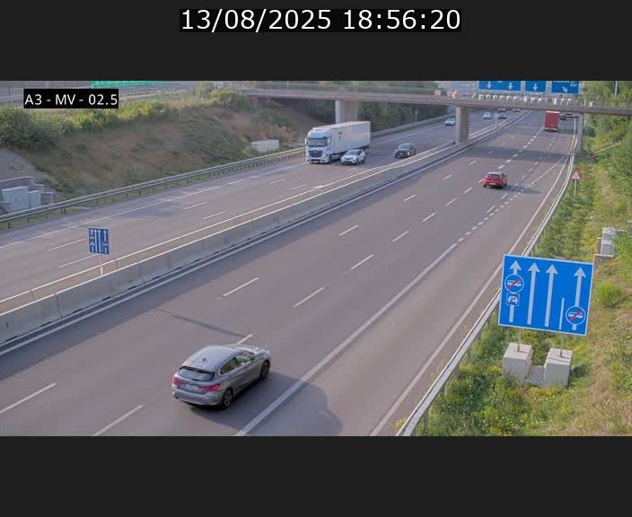 Webcam autoroute A3 au Luxembourg à proximité de la Croix de Gasperich. Vue orientée vers Luxembourg