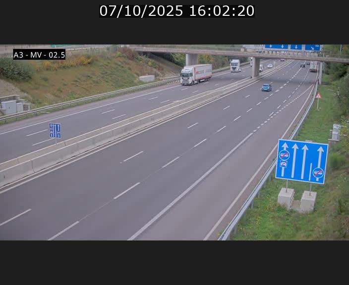 Webcam autoroute A3 au Luxembourg à proximité de la Croix de Gasperich. Vue orientée vers Luxembourg