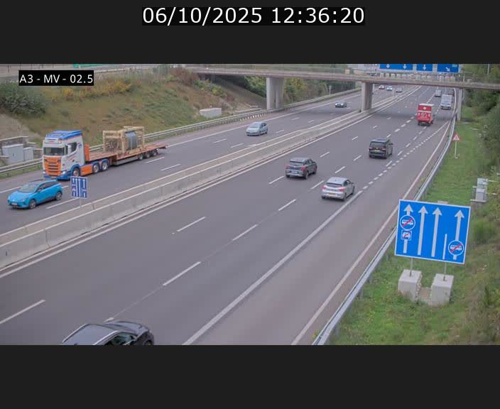 Webcam autoroute A3 au Luxembourg à proximité de la Croix de Gasperich. Vue orientée vers Luxembourg
