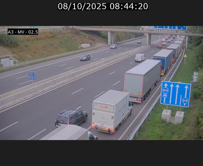 Webcam autoroute A3 au Luxembourg à proximité de la Croix de Gasperich. Vue orientée vers Luxembourg