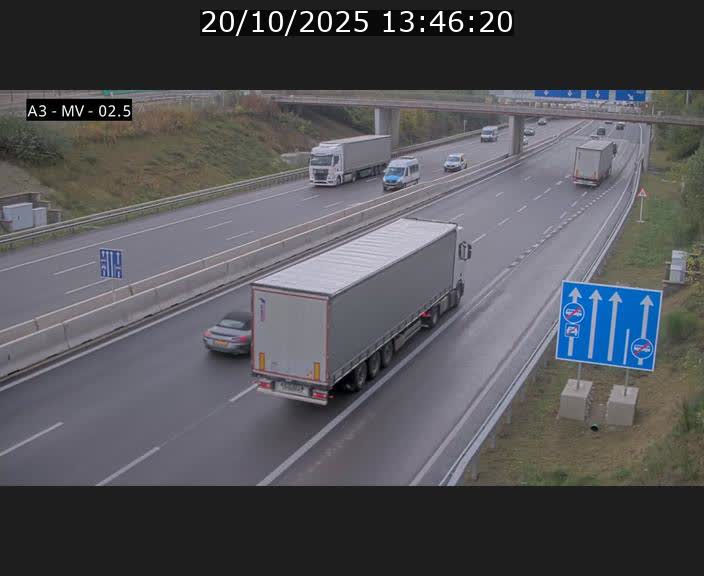 Webcam autoroute A3 au Luxembourg à proximité de la Croix de Gasperich. Vue orientée vers Luxembourg