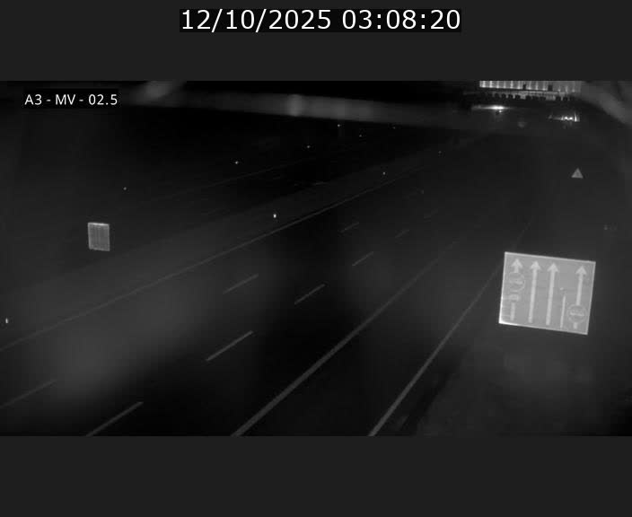 Webcam autoroute A3 au Luxembourg à proximité de la Croix de Gasperich. Vue orientée vers Luxembourg