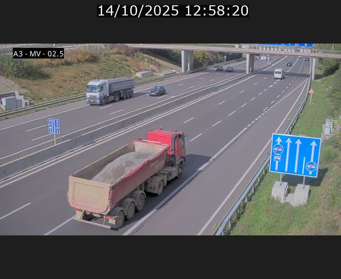 Webcam autoroute A3 au Luxembourg à proximité de la Croix de Gasperich. Vue orientée vers Luxembourg