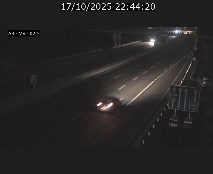 Webcam autoroute A3 au Luxembourg à proximité de la Croix de Gasperich. Vue orientée vers Luxembourg