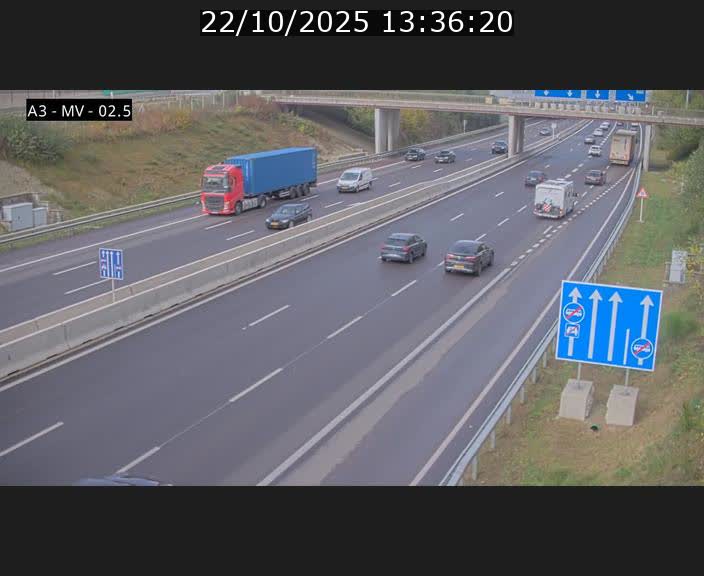 Webcam autoroute A3 au Luxembourg à proximité de la Croix de Gasperich. Vue orientée vers Luxembourg