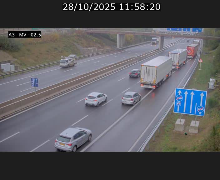 Webcam autoroute A3 au Luxembourg à proximité de la Croix de Gasperich. Vue orientée vers Luxembourg
