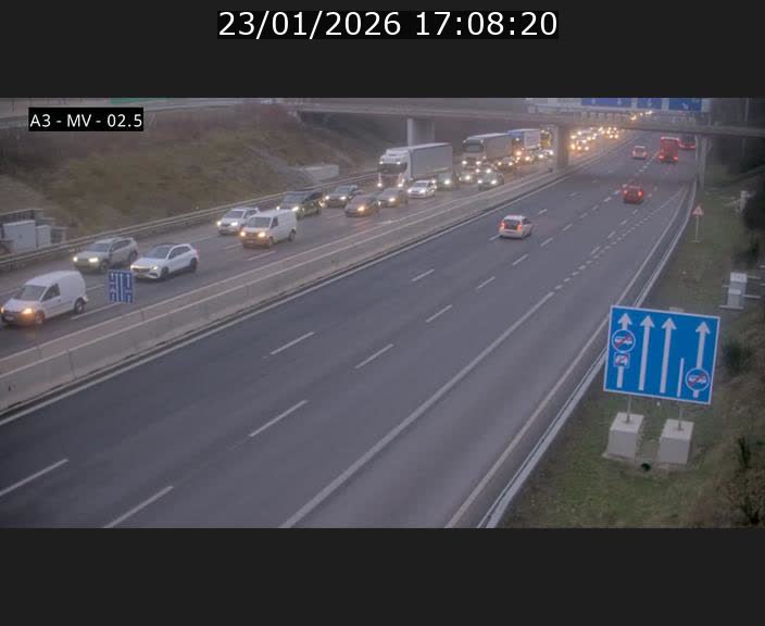 <h2>Webcam autoroute A3 au Luxembourg à proximité de la Croix de Gasperich. Vue orientée vers Luxembourg</h2>