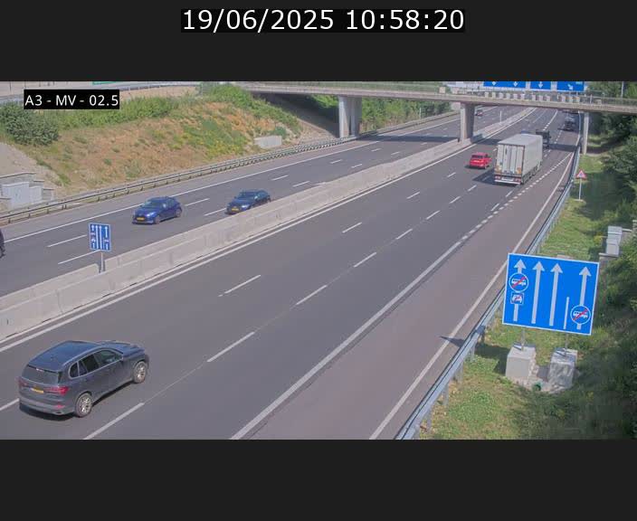 Webcam autoroute A3 au Luxembourg à proximité de la Croix de Gasperich. Vue orientée vers Luxembourg