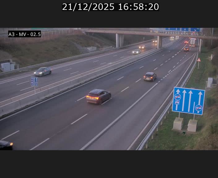 <h2>Webcam autoroute A3 au Luxembourg à proximité de la Croix de Gasperich. Vue orientée vers Luxembourg</h2>