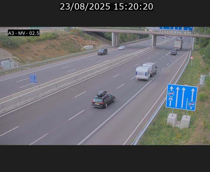 <h2>Webcam autoroute A3 au Luxembourg à proximité de la Croix de Gasperich. Vue orientée vers Luxembourg</h2>
