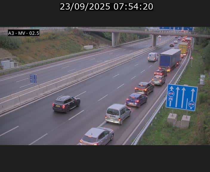 <h2>Webcam autoroute A3 au Luxembourg à proximité de la Croix de Gasperich. Vue orientée vers Luxembourg</h2>