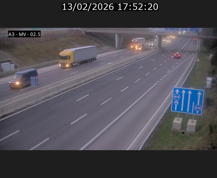 <h2>Webcam autoroute A3 au Luxembourg à proximité de la Croix de Gasperich. Vue orientée vers Luxembourg</h2>