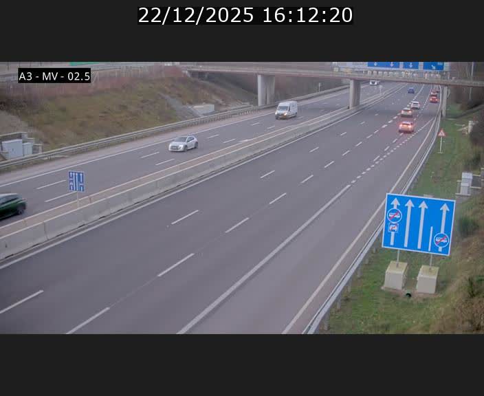 <h2>Webcam autoroute A3 au Luxembourg à proximité de la Croix de Gasperich. Vue orientée vers Luxembourg</h2>