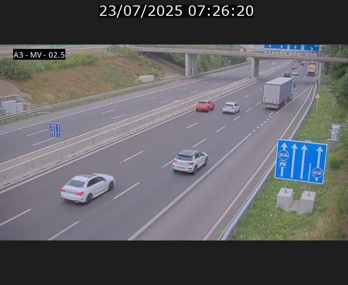 Webcam autoroute A3 au Luxembourg à proximité de la Croix de Gasperich. Vue orientée vers Luxembourg