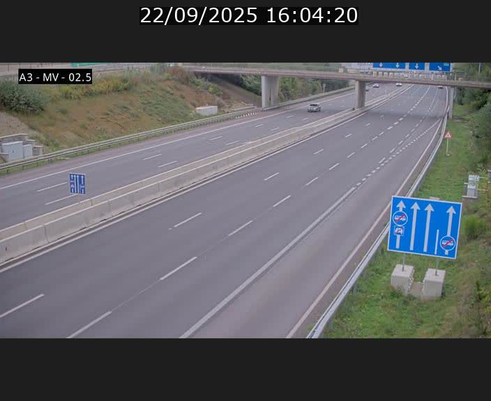 <h2>Webcam autoroute A3 au Luxembourg à proximité de la Croix de Gasperich. Vue orientée vers Luxembourg</h2>