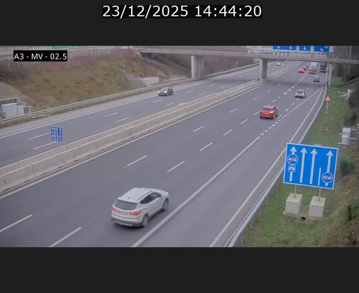 <h2>Webcam autoroute A3 au Luxembourg à proximité de la Croix de Gasperich. Vue orientée vers Luxembourg</h2>
