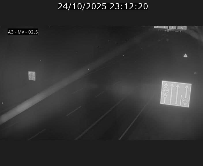 <h2>Webcam autoroute A3 au Luxembourg à proximité de la Croix de Gasperich. Vue orientée vers Luxembourg</h2>