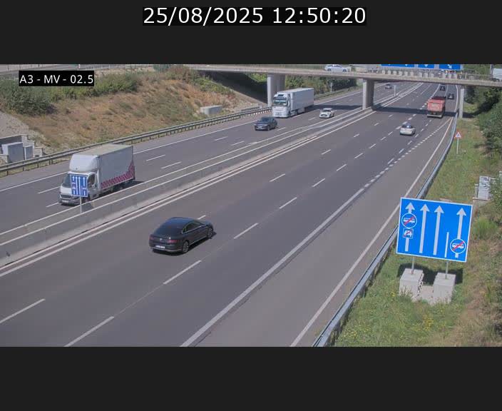 <h2>Webcam autoroute A3 au Luxembourg à proximité de la Croix de Gasperich. Vue orientée vers Luxembourg</h2>