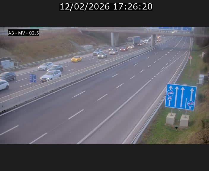 <h2>Webcam autoroute A3 au Luxembourg à proximité de la Croix de Gasperich. Vue orientée vers Luxembourg</h2>