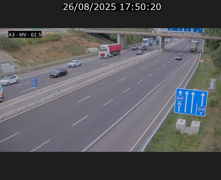 <h2>Webcam autoroute A3 au Luxembourg à proximité de la Croix de Gasperich. Vue orientée vers Luxembourg</h2>