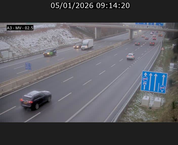 <h2>Webcam autoroute A3 au Luxembourg à proximité de la Croix de Gasperich. Vue orientée vers Luxembourg</h2>