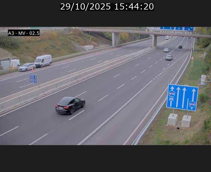 <h2>Webcam autoroute A3 au Luxembourg à proximité de la Croix de Gasperich. Vue orientée vers Luxembourg</h2>