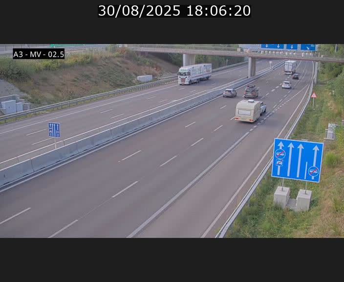 <h2>Webcam autoroute A3 au Luxembourg à proximité de la Croix de Gasperich. Vue orientée vers Luxembourg</h2>