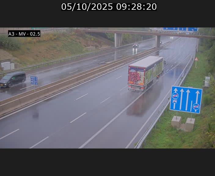 Webcam autoroute A3 au Luxembourg à proximité de la Croix de Gasperich. Vue orientée vers Luxembourg