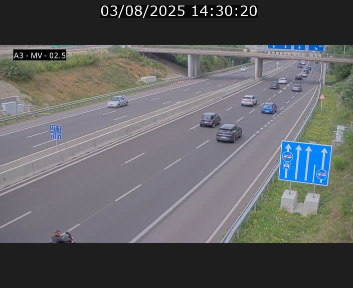 Webcam autoroute A3 au Luxembourg à proximité de la Croix de Gasperich. Vue orientée vers Luxembourg