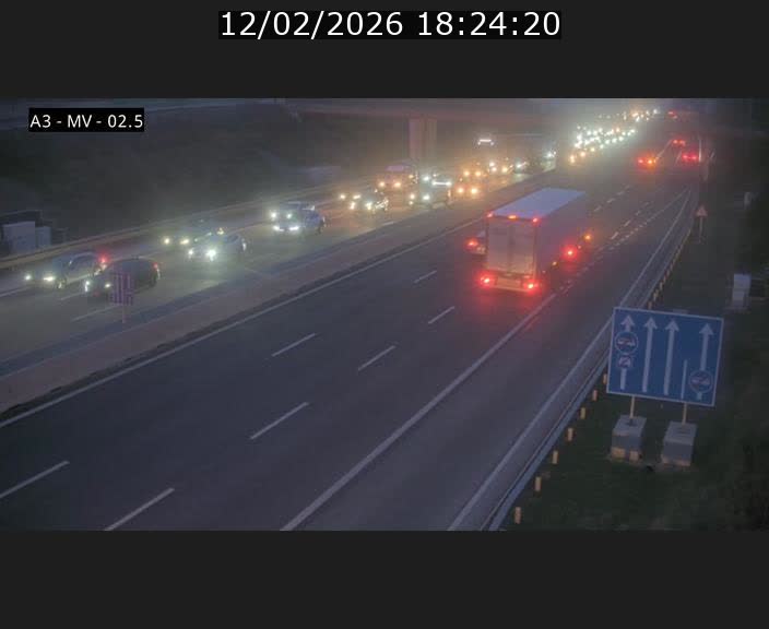 <h2>Webcam autoroute A3 au Luxembourg à proximité de la Croix de Gasperich. Vue orientée vers Luxembourg</h2>