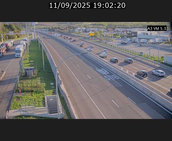 <h2>Traffic live webcam Luxembourg Aire de Berchem - A3 - BK 5 - direction France</h2>