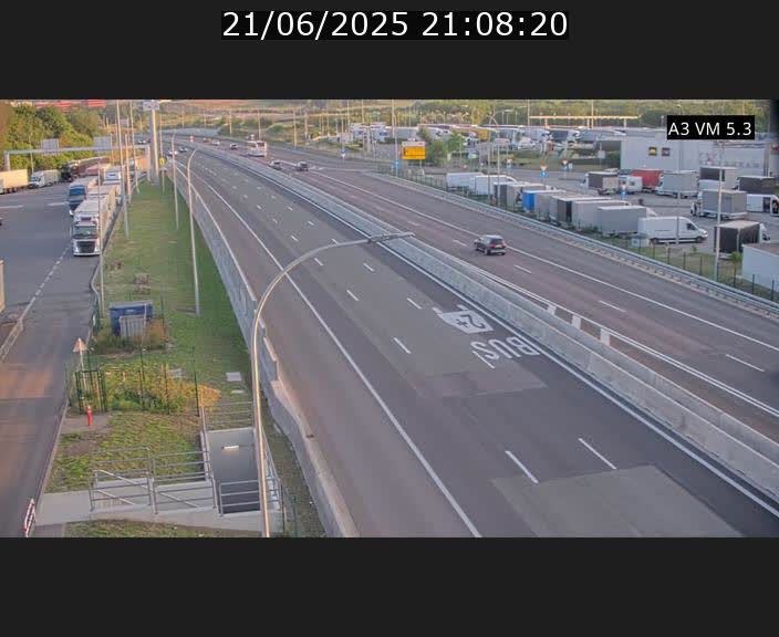 <h2>Traffic live webcam Luxembourg Aire de Berchem - A3 - BK 5 - direction France</h2>