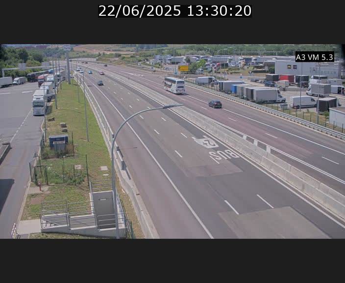 <h2>Traffic live webcam Luxembourg Aire de Berchem - A3 - BK 5 - direction France</h2>