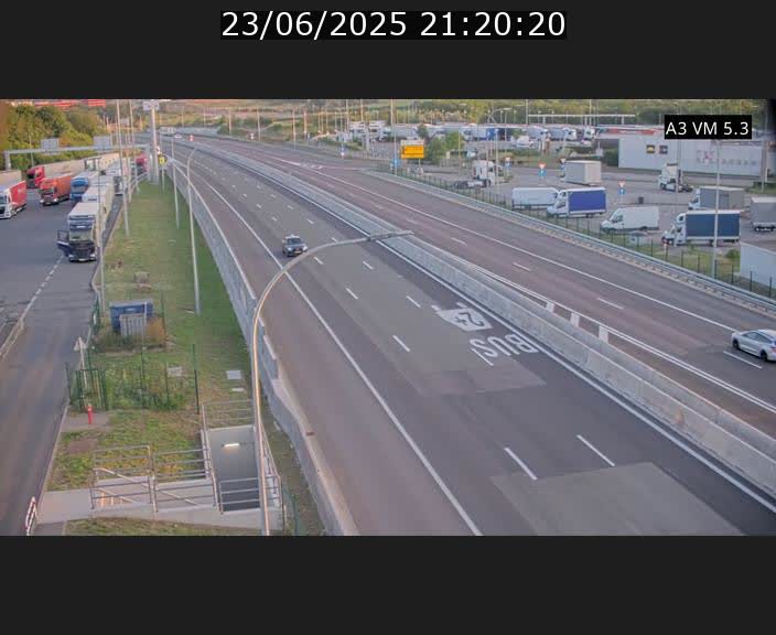 <h2>Traffic live webcam Luxembourg Aire de Berchem - A3 - BK 5 - direction France</h2>