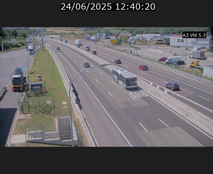 <h2>Traffic live webcam Luxembourg Aire de Berchem - A3 - BK 5 - direction France</h2>